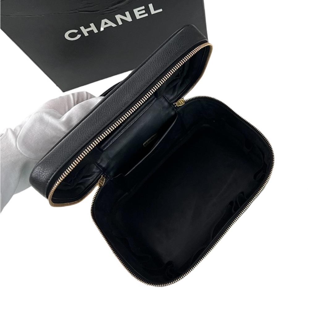 CHANEL Rare 1997 Mirrored Vanity Cosmetic Case / Make Up Bag / Caviar Leather - Picture 15 of 16